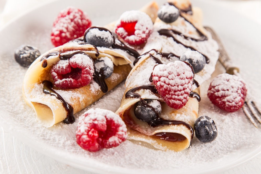 crepes cona zucar y frutas